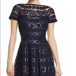 Tadashi Shoji - Short Sleeves Knee-Length Dress
